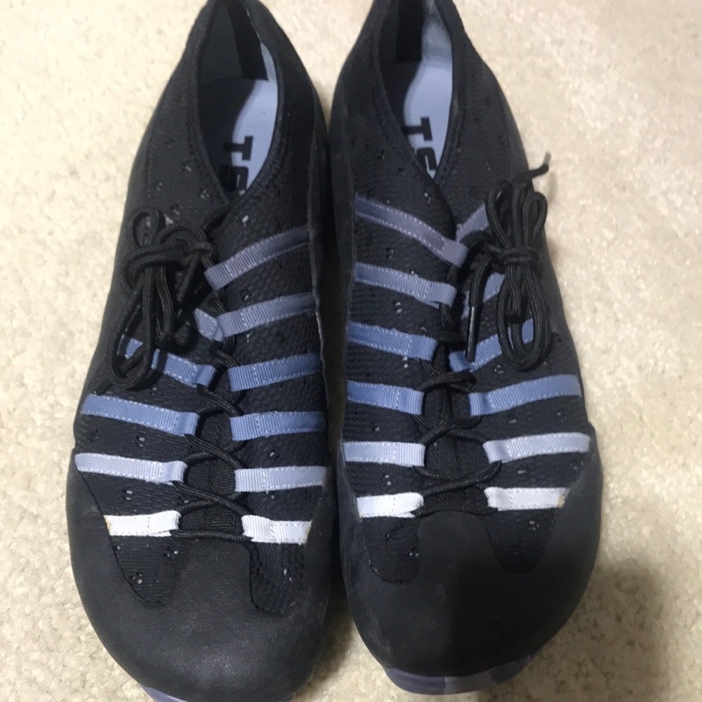 TSUBO Men’s shoes never worn